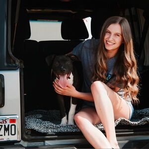 Meet your Posher, Elizabeth